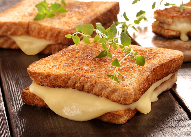 Drei-Käse-Toast