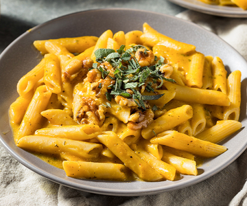 Saisonale One-Pot-Kürbispasta