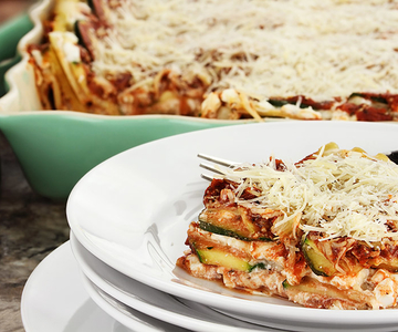 Lasagne mit gerösteter Peperoni, Zucchini und Ricotta
