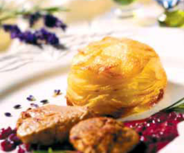 Kalbsmedaillons an Rosmarincrème mit Pommes Anna