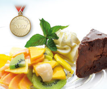 Schokoladenparfait mit exotischem Fruchtsalat