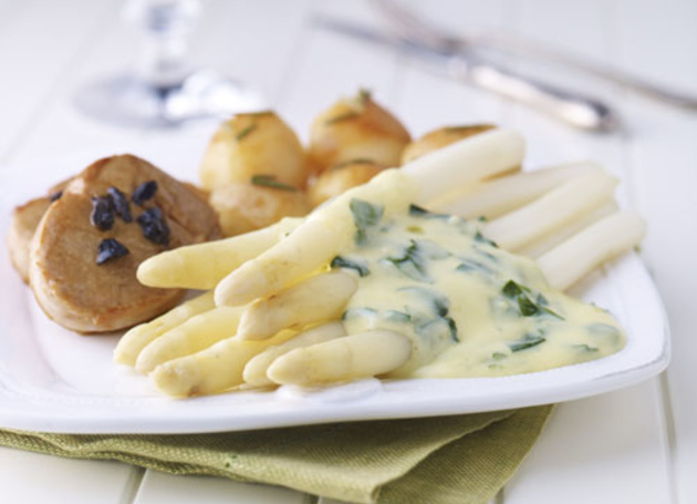 Spargeln mit Bärlauch-Hollandaise