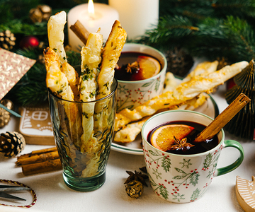 Blätterteig-Stangen mit Orangenglühwein