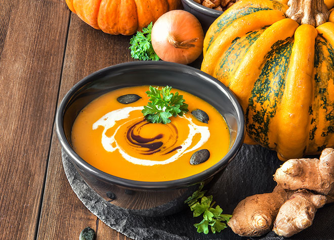 Heisse Kürbissuppe mit Ingwer und Chili