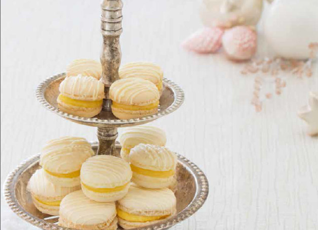 Weisse Macarons mit Limettenfüllung