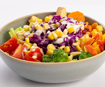 Salat-Bowl mit Honig-Senf-Dressing