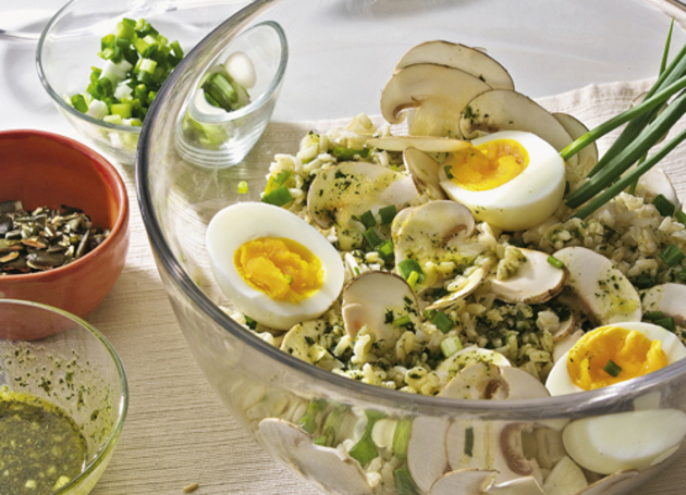 Reissalat mit Eiern und Champignons