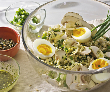 Reissalat mit Eiern und Champignons