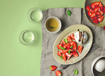Burrata mit Erdbeeren und Balsamico