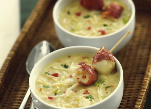 Sellerie-Suppe mit Mozzarella-Schinken-Sticks
