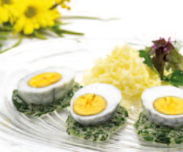 Eingelegte Eier in Spinatsauce mit Schneekartoffeln