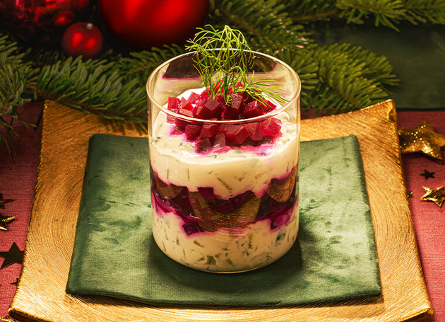 Gurkenricottacreme mit Randenwürfeln & Dill