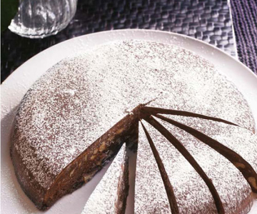 Italienischer Schokoladen-Nuss-Kuchen
