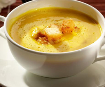 Kürbiscremesuppe mit Zimtcrôutons