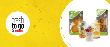 Weißes „Fresh to go“-Logo, dreiseitig von Salatblättern umgeben, mit fünf Produkten, auf gelbem Grund mit Flecken