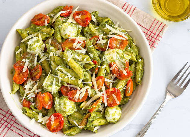 Penne mit Tomaten und Lauchpesto