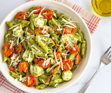 Penne mit Tomaten und Lauchpesto