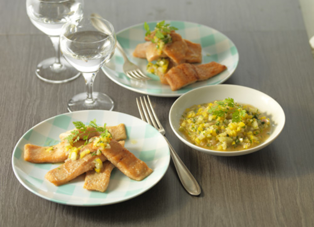 Lachsforellen-Filets an lauwarmer Gemüsevinaigrette