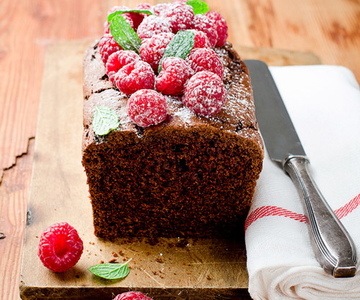 Schokoladenkuchen mit Himbeeren