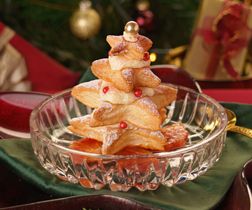 Blätterteigtannenbäume mit Orangenmousse