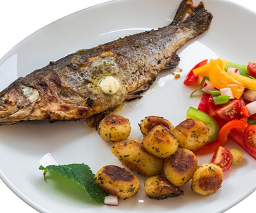 Gegrillte Forelle mit Bratkartoffeln